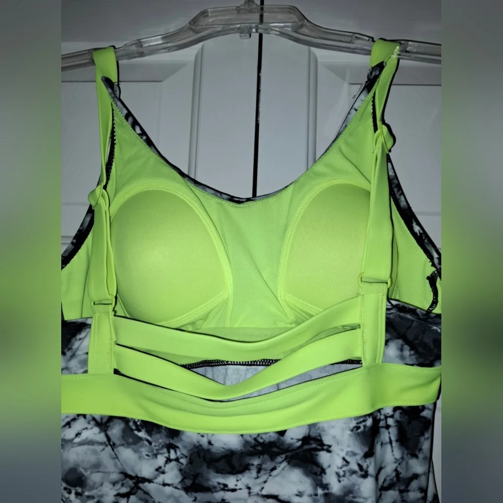 ZeroXposur Active Dress Black & White with Yellow Accents - Size Large - Picture 7 of 10
